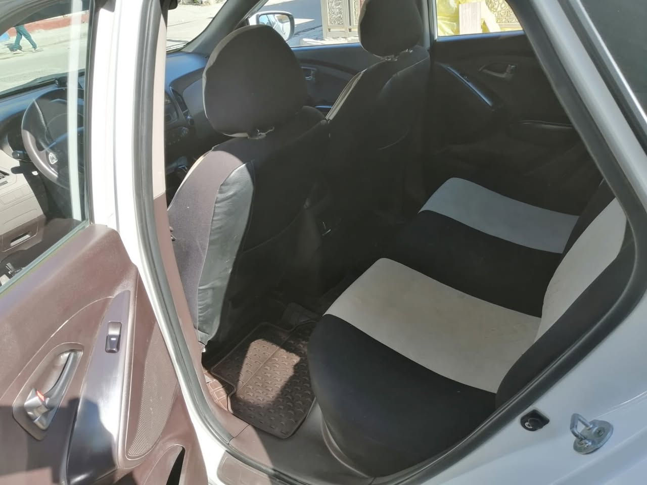 🚘 للبيع – هيونداي توسان 2015 | خليجي

📍 الموقع: بغداد 
📑 الرقم: بغداد
🔒 الحالة: مكفولة كفالة عامة من الصبغ (عدا بارد بسيط وبيها شخط بصفحه السياره مكفوله من اي حادث ) – السيارة جاهزة تفحص بيدك ✅

---

✨ المواصفات:

تبريد قطعتين أمامي + خلفي ❄️

محرك 2000cc اقتصادي ومتين

تحكم ستيرن + كاميرا خلفية 📷

شاشة وسطية صغيرة

تخم تايرات جدد 🆕

---

💰 السعر: اتصل على الأرقام وبيك خير وادلل
📞 للتواصل ‭٠٧٨٠ ٥٧٤ ٨٨٩٨‬
