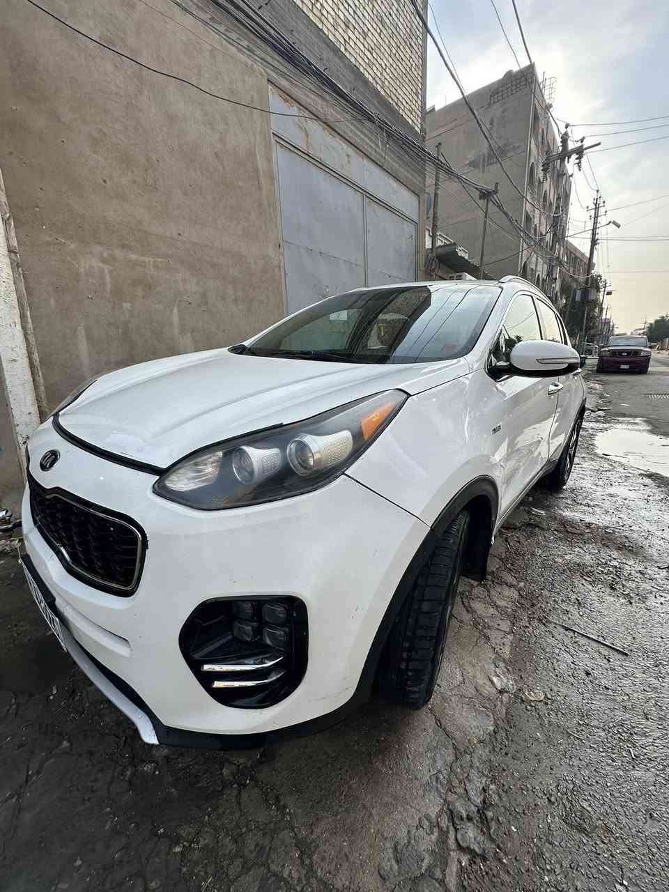 السلام عليكم
كيا سبورتاج 2017 وارد كندي 
ملاحضة السياره من جانت ب امارات مشتغليها سستم نيكلات وكشنات ويل كروم 
فول عدا الفتحه  رقم بغداد انكليزي جديد
سنوية جديده 
مواصفات السيارة
1    بصمة 💯
2 كشنات جلد +تدفئة كشنات 💯
3 كروز مثبت سرعة💯
4 دشبول كندي كيلو متر وليس ميل المرغوب بي شاشة اعطال💯
5مسجل بلادي ابل كار بلي اندرويد اوتو💯
مري شفط وتحكم 💯
6 كاميرا دوارة 💯
7 كشن كهرباء 💯
8  ثلاث وضعيات قياده💯
9 تبريد قطعتين تحكم سايق ولبصف سايق 💯
مكينه مكفول ولحادث كما موضح بالصور بدون تبديل اي قطعة💯
المكان  بغداد حي اور / او السعدون 
السعر 159$  وبي مجال 
22 مليون و900  وهم بي مجال 
*********** متواجد واتساب ماسنجر
