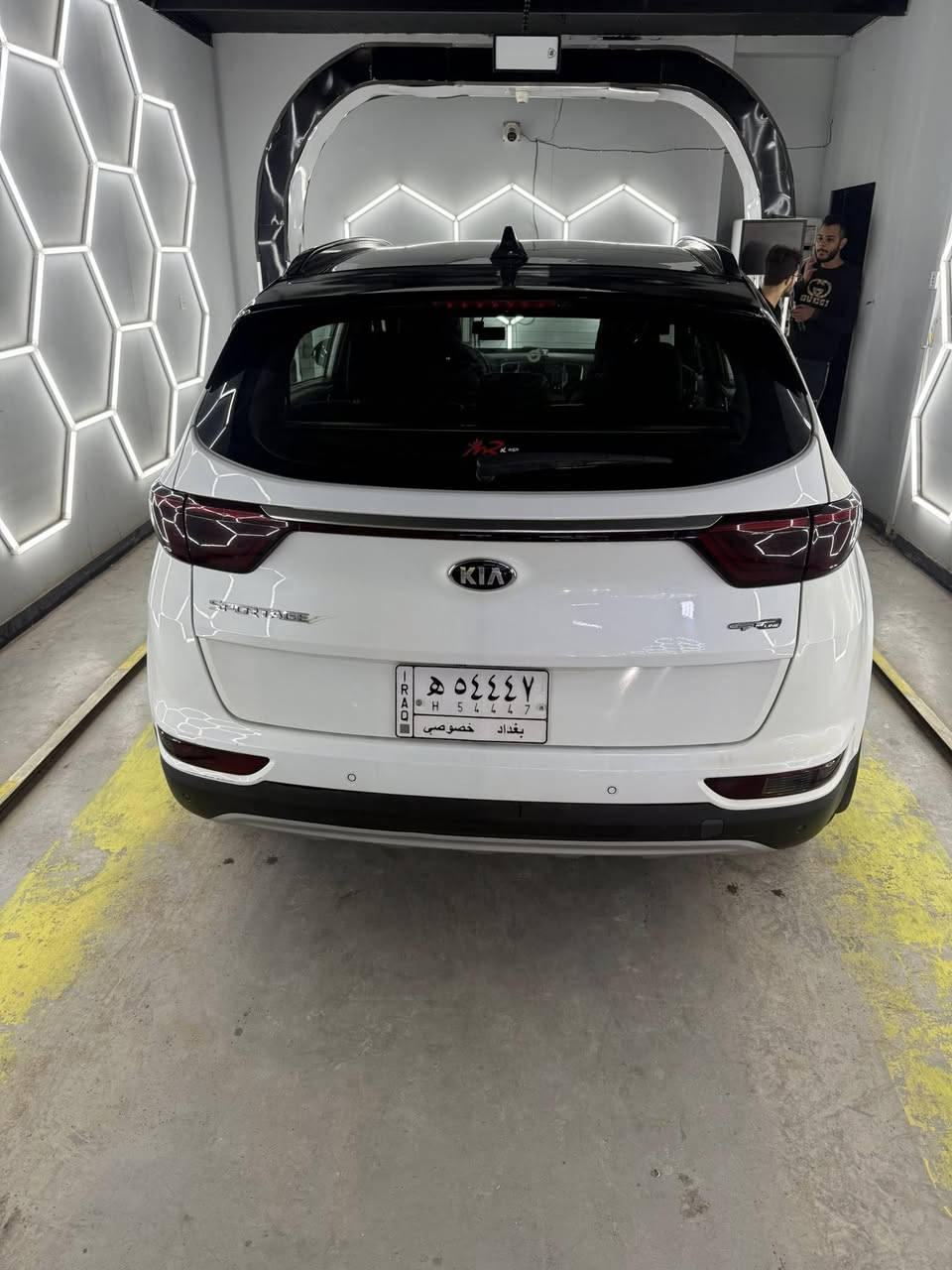 السلام عليكم
سبورتج 18 gtline فول فول 

ماشي 165000

وارد خليجي 

سلايت قطعتين 

تحكم ستيرن 

شاشه +كامرة 

بصمه ابواب 

ترحيب اشارة ابواب ومري 

لايت زنون 

كشن كهرباء 

حساسات 

وبعد بيها شغلات الجيتي المعروفه

السونار موجود  ( كل التفاصيل بالسونار باب صبغ وجاملغ وشويه من تكمه . اثر جراد . والبنيد بي طكع مال ضروك بس ممبينه كلش ) السياره كلشي مناقصها بس دهن وبانزين

رقم بغداد مشروع وطني 

السعر18,500$ 

مكان السيارة بغداد مجمع بدور بغداد

 0773 664 1266
