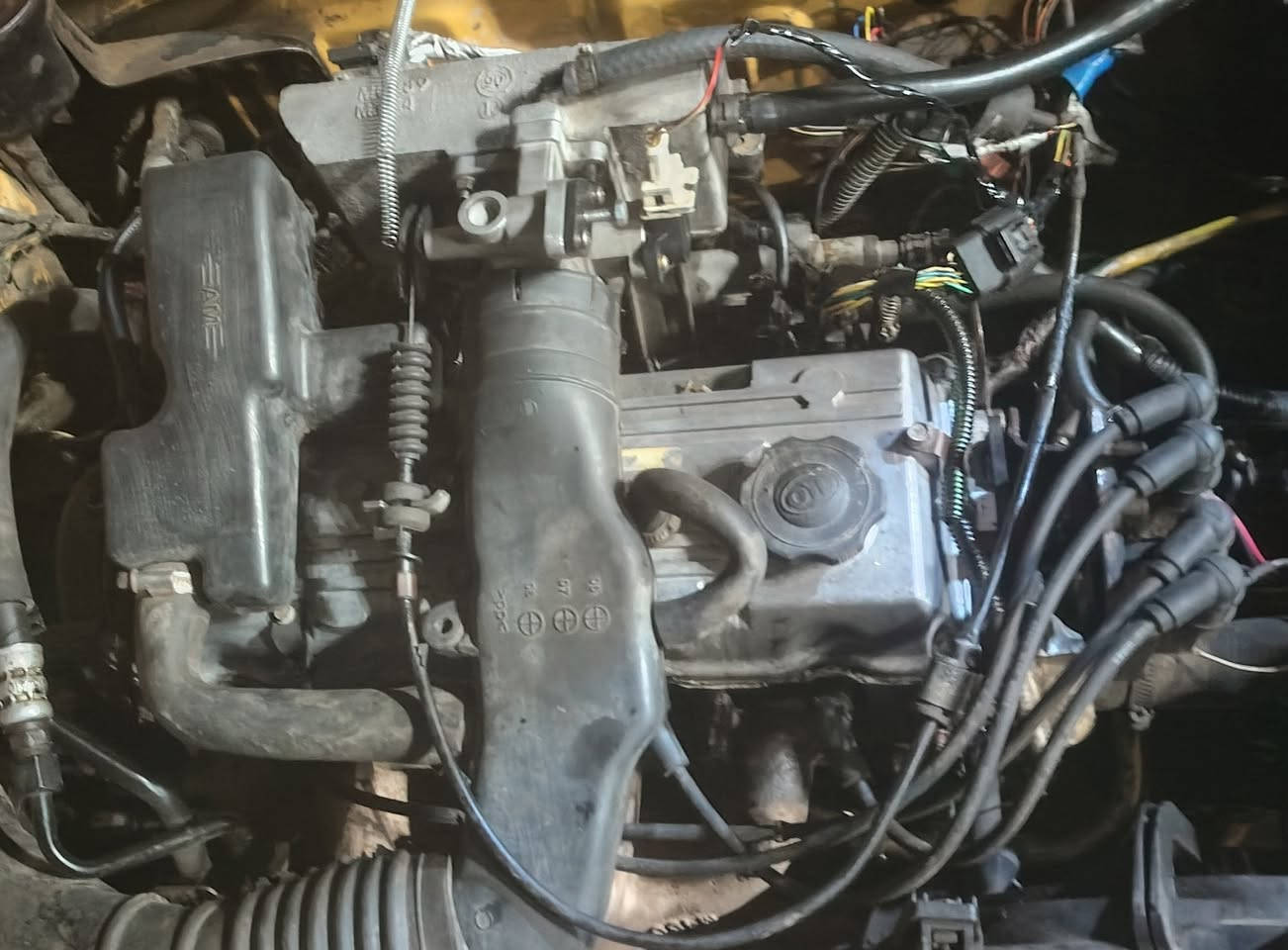 السلام عليكم سايبه مديل 12نفخ السياره نضيفه او حلوه مكينه نضيفه كشره السياره كدام عينك دومشه جديده.
كل اخياس مابيه سعره مليون اوربع بيه مجال رقمه بغداد احمر الرقم *********** بي واتساب
