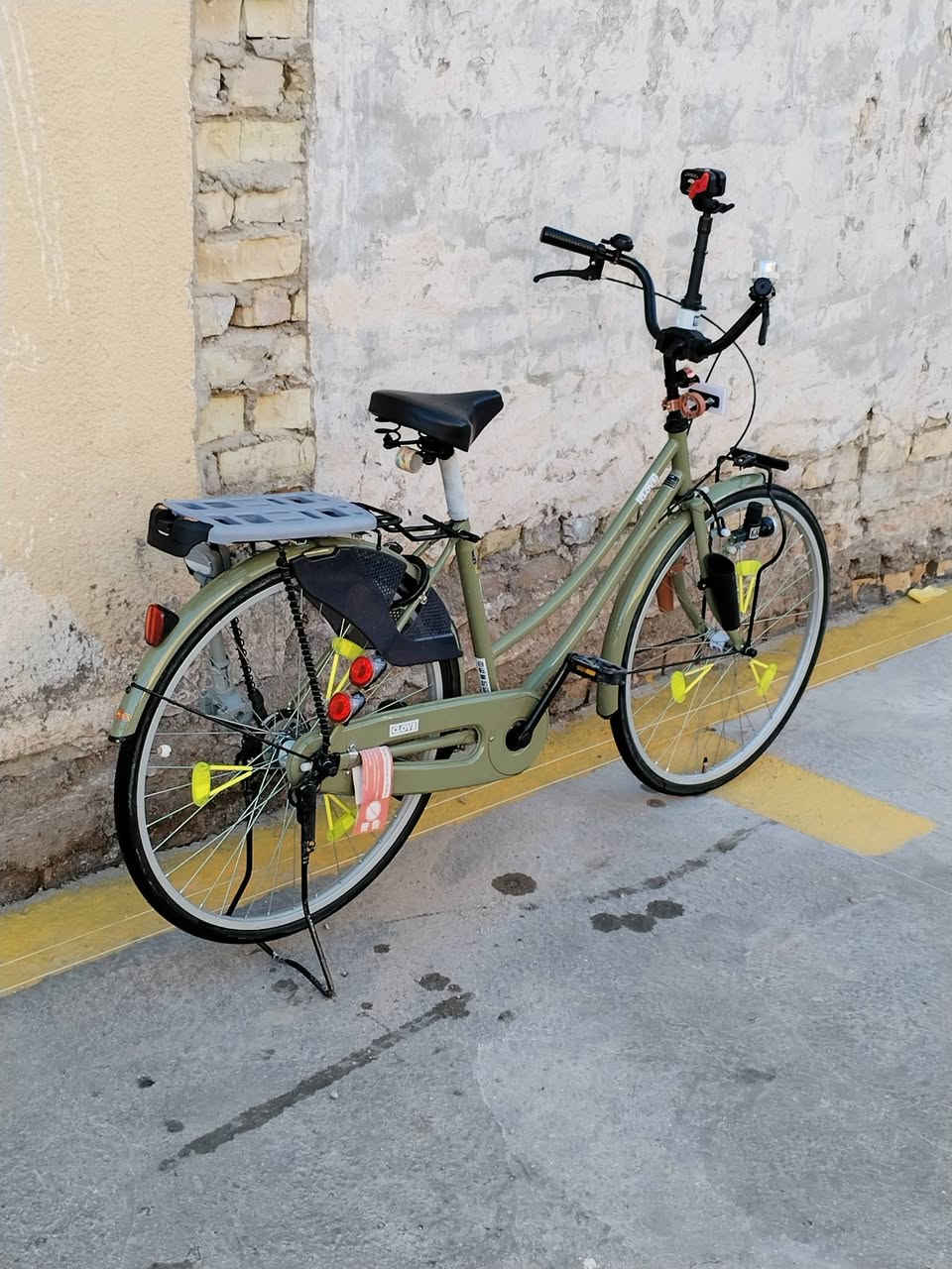 سلام عليكم باسكل للبيع فول نضافه سالي سبوع من منزله من كرار ابو النقش شخط ما بي شركة كلوف مديل 2018 الشراي خاص او نتصال عل رقم *********** مكان نجف كوفه يم جامع الحسان لون مميز
