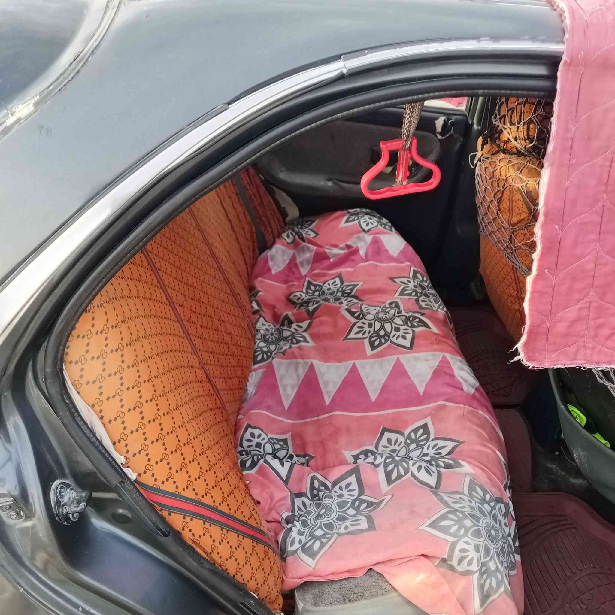 السلام عليكم اخوان سياره سوناتا 2 للبيع 35 وبيها مجال وهذا رقم التليفون وحياكم الله ***********
