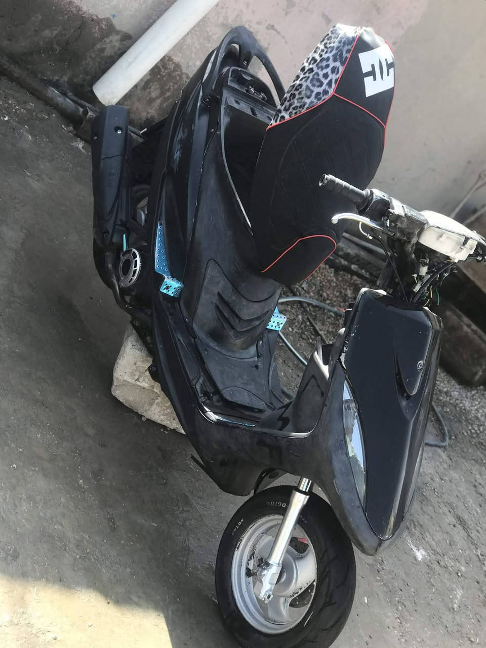 السلام عليكم دراجه ماكس عدله 49مكينته تخبل ناعمه كهربيات كله شغاله باتري جديد سلف شغال بس نقص دجلي  )(ملاحظه الموشراي لا ضل اسولف اخيك )مكاني بل حله شارع 80 السعر 350وبيه مجال رقم ***********بي وتساب
