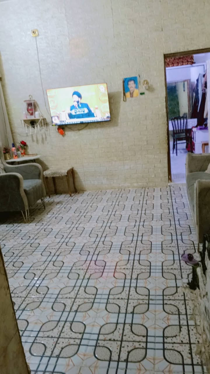 بيت زاعي للبيع بحي نيسان مساحه 110 استقبال كبير وصاله وغرفه ومطبخ قريب ع الحولي مقابيل العسكري استفسار ع ارقم ***********
