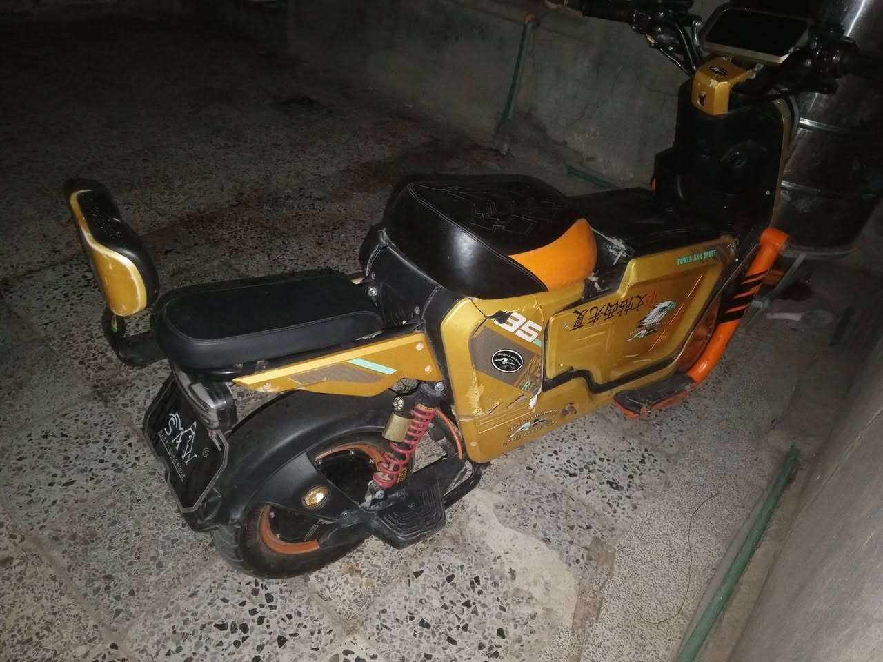 هارلي للبيع دراجه 900x نضيفه بطاريات علفحص كلهن يقرن 10كهربائيت كله شغاله سعر 175 وبي مجال مكاني شهداء جامع تقوى رقمي ***********
