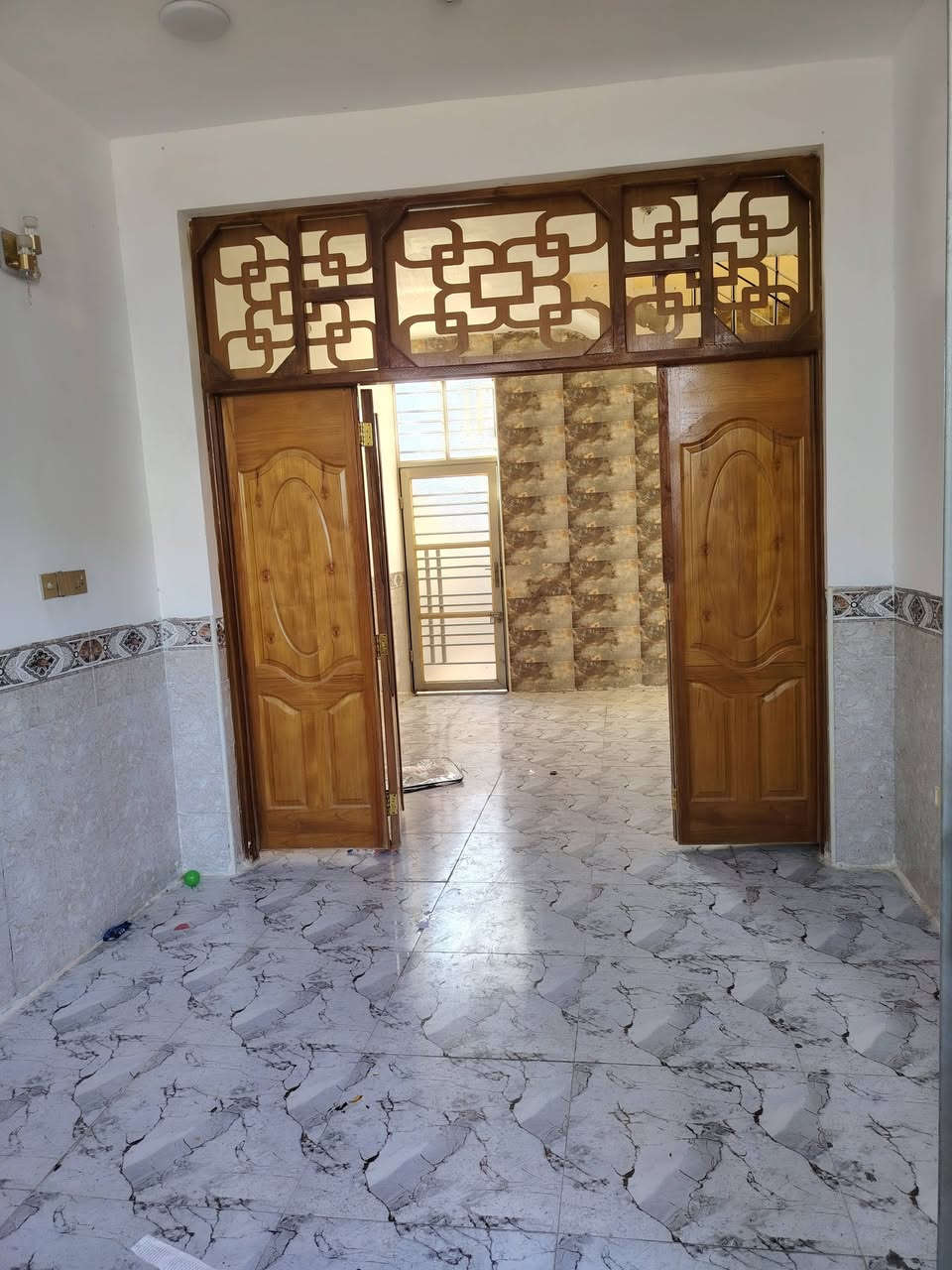 السلام عليكم مشتمل طابقين لليجار العنوان ورديه خارج شارع٣٠
***********
