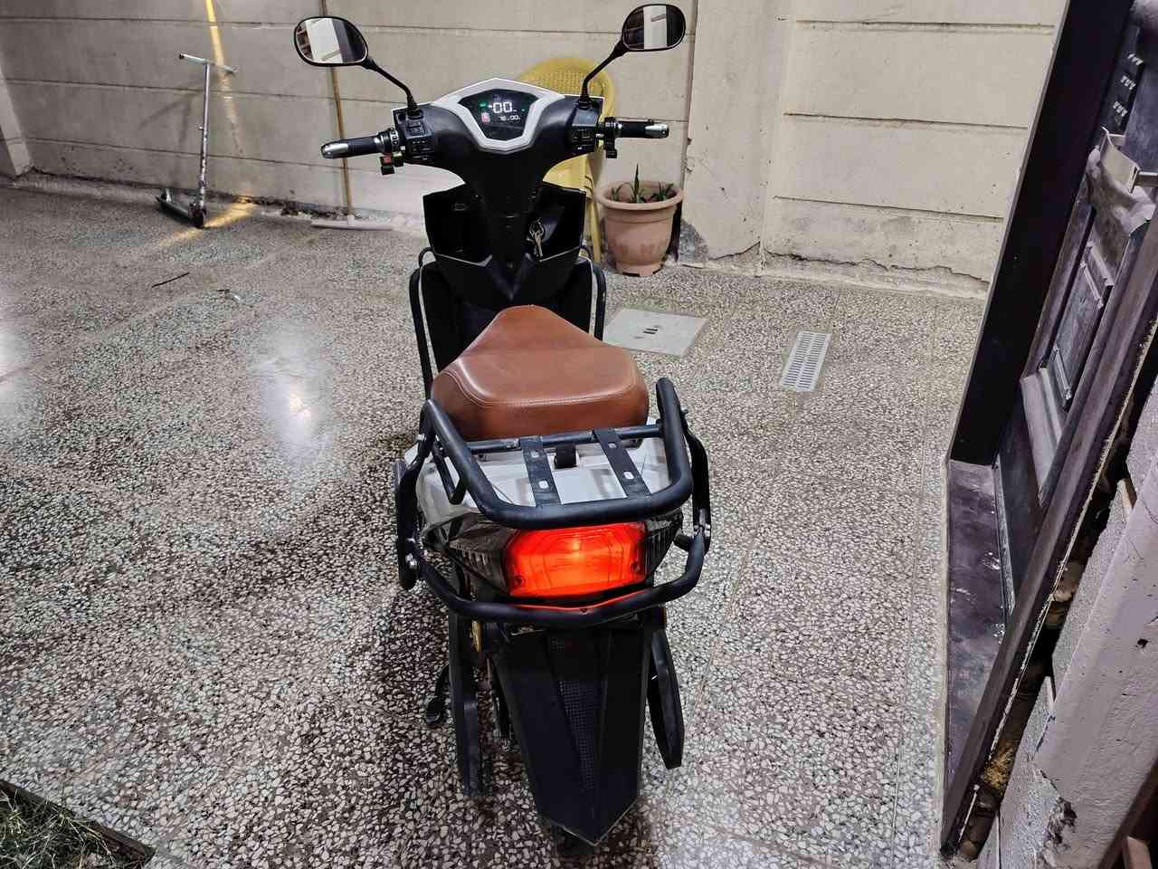 السلام علیکم دراجة سي مأكس کهرباء للبيع ٦بطاريات فول مواصفات بصمه لات زنون ریموت کنترول السعر ٤۹٠ الف العامرية شارع المضيف هاتف ***********
ملاحظة الدراجه والبطاريات في حاله جيده جدا
