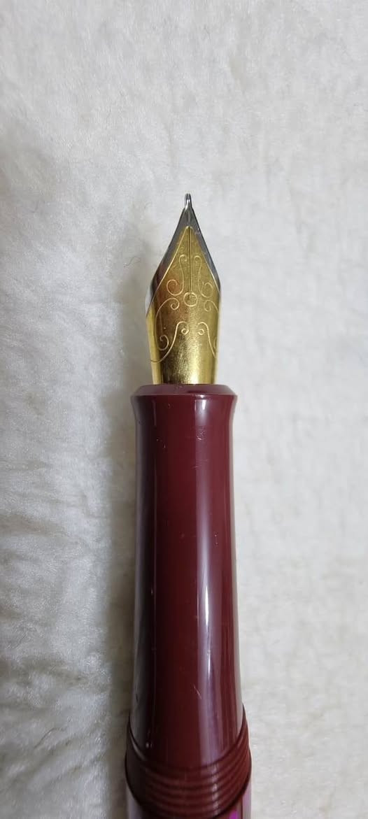 السلام عليكم  قلم حبر فرنسي جديد ما مستخدم  سعر  45 الف


**إذا كنت صاحب هذا الإعلان وتريد حذفه لأي سبب، رجاءا أرسل رسالة إلى الدعم الفني**