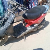 دراجة سكوتر مستعملة للبيع، بحاجة إلى بعض الإصلاحات، مناسبة لمحبي التعد...