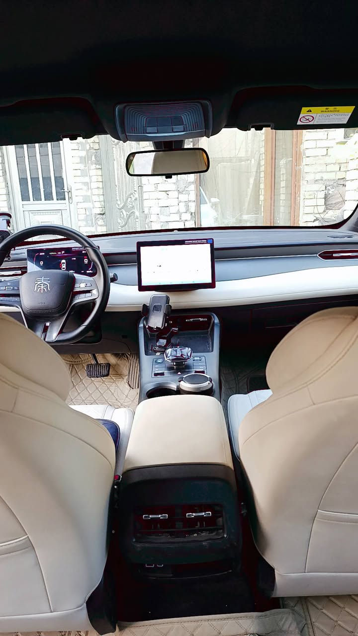 سيارة بي واي دي 2025 ماشيه 13 باسمي  لون داخل بيجي مشخوطه شويه من يم باب ثاني موضح الشخط  بصور. وباقي السياره مكفوله من كولشي عنواني بغداد شرطه الخامسه غير متواجد عل فيس رقم الهاتف *********** /سعر 19
