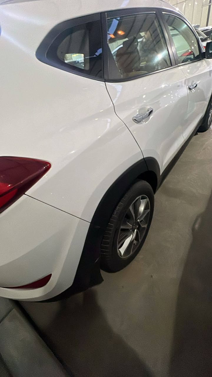 سلام عليكم توسان خليجي  موديل 2018 رقم بغداد باسمي  جديد ماشيه 103الف مري شفط يدات نيكل  بيه بنيد مبدل فقط بدون دواخل بيه بارد بسيط في اسفل الأبواب اليمنى تخم تاير صدر امامي خلفي مكفول محرك كير تبريد مكفول المكان بغداد الكرخ السعر 173  
الرقم ***********
