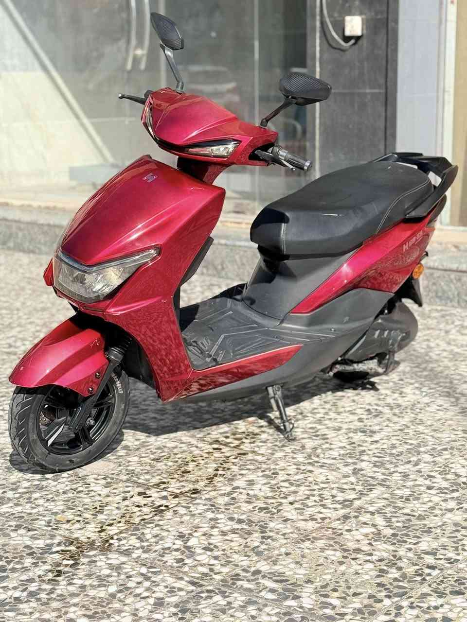 السلام عليكم 

دراجه شحن
نوع الدراجه Hهمر 
الون ماروني 
3سرع
بك
دراجه نضيفه ما ماشيه هواي 
السعر 800وبيها مجال 
العنوان بغداد الاعظميه ساحة عنتر 
رقم الهاتف ***********
