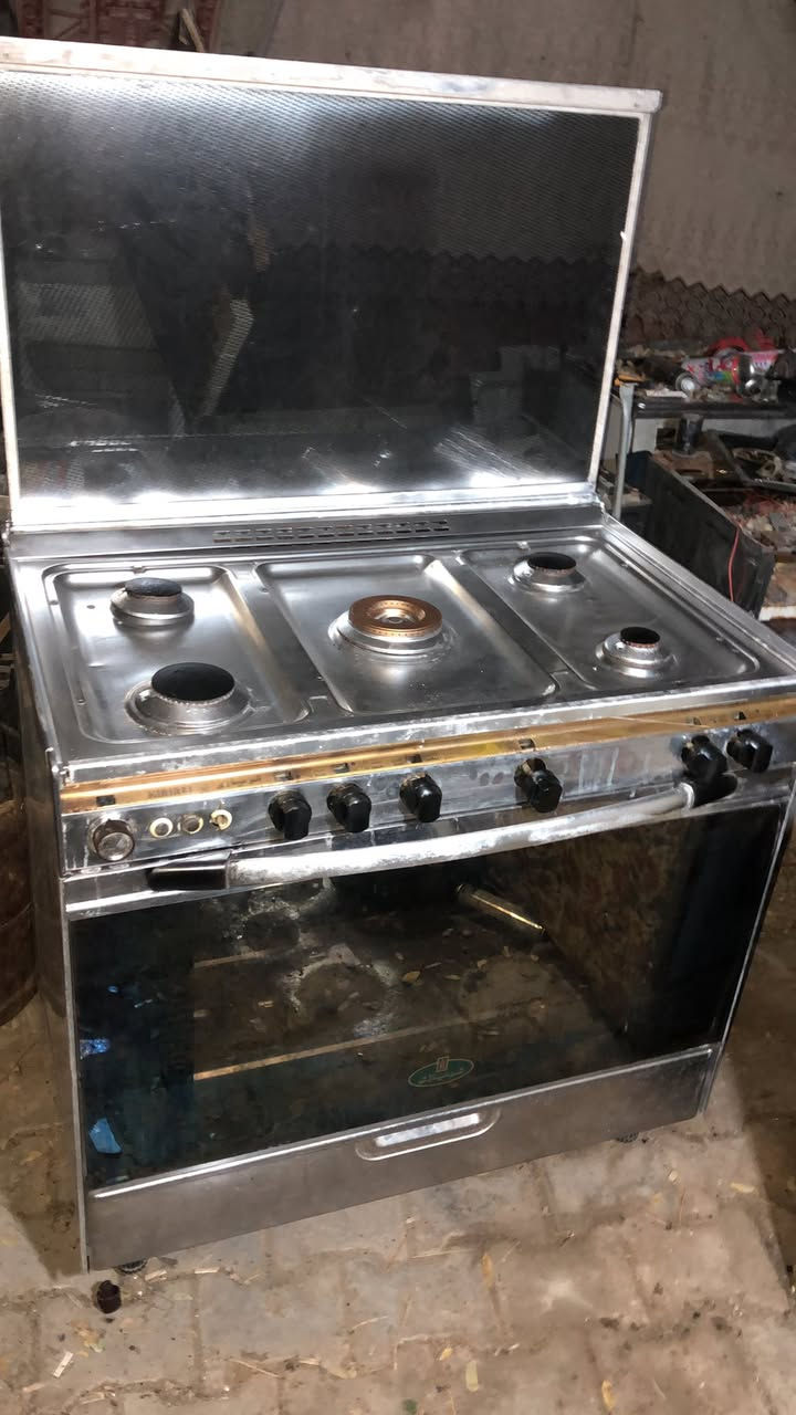 السلام عليكم ادامه لكافة الطباخات شامله اربع عيون وخمس عيون بانسب الاسعار ***********
