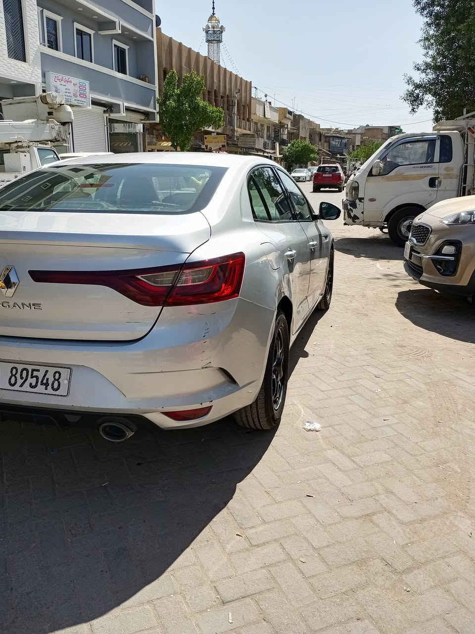 سلام عليكم 
مرخصة الادمن المحترم
رينو 19 للبيع مكفوله من الضربة والصبغ 
عدا طخه بالهلال الخلفي عكس السايق
تحويل ثاني يوم مكانها بغداد 
السعر 85 ورقه بيها مجال للشراي
***********
