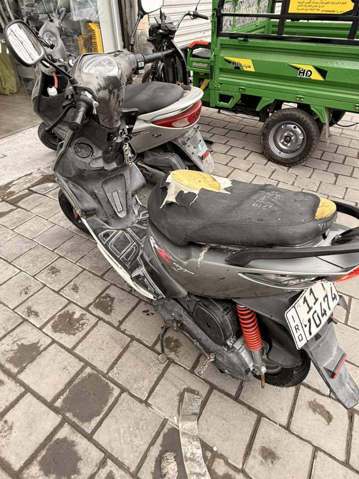 سلام عليكم للبيع او مراوس حسب قناعه ماكس مضلع مرقم بغداد دولي موديل 2006 دراجه كلها بلاديه مكينه ناعمه كل نقص مابيها كفراتها كلها ختم واحد حتى سوادات زوج تاير جديد فيتنامي باتري جديد كلجات رياضي الامامي ماشيه 34 الف 

مكاني بغداد كاظميه ساحة عدن 

السعر 1950 

***********

***********
