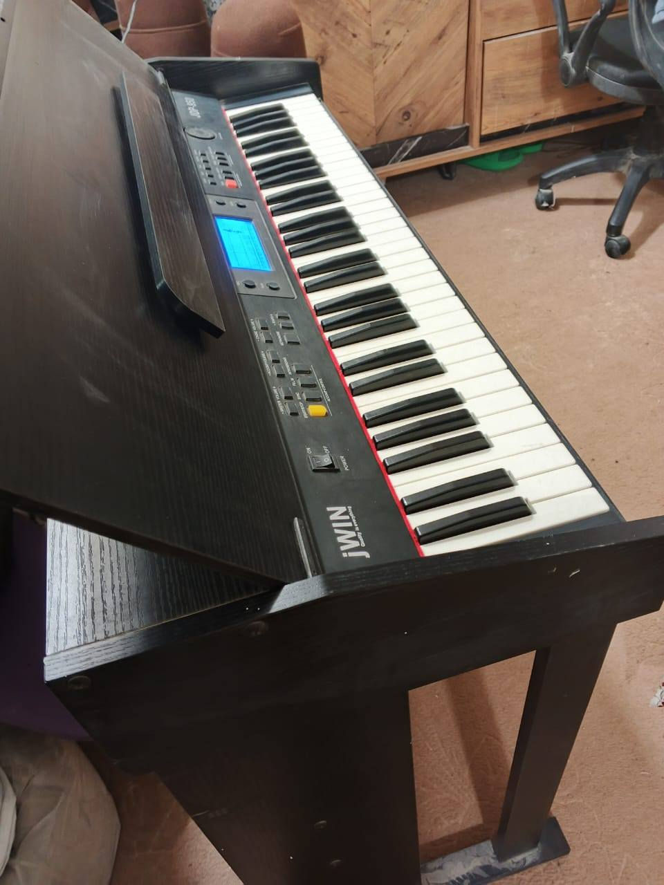 بيانو ديجتال نظيف مشتريه من تركيا .....
جهاز حلو ديكورة حلو واصواته حلوة ...
سعر ٣٥٠ الف


**إذا كنت صاحب هذا الإعلان وتريد حذفه لأي سبب، رجاءا أرسل رسالة إلى الدعم الفني**