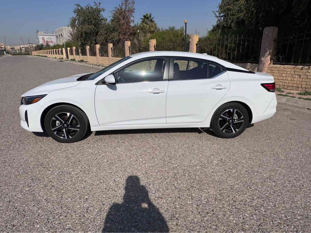 نيسان سنتره فئه SV موديل 25 مواصفات شاشه وكامره وحساسات ورادار امامي وجانبي وخلفي بصمه تشغيل وابواب 
ماشيه 18الف  وبعدها كاتي تترقم شمالي 
 الضرر جاملغ السكن 
السعر 144  العنوان كركوك 
*********** كركوك, العراق
