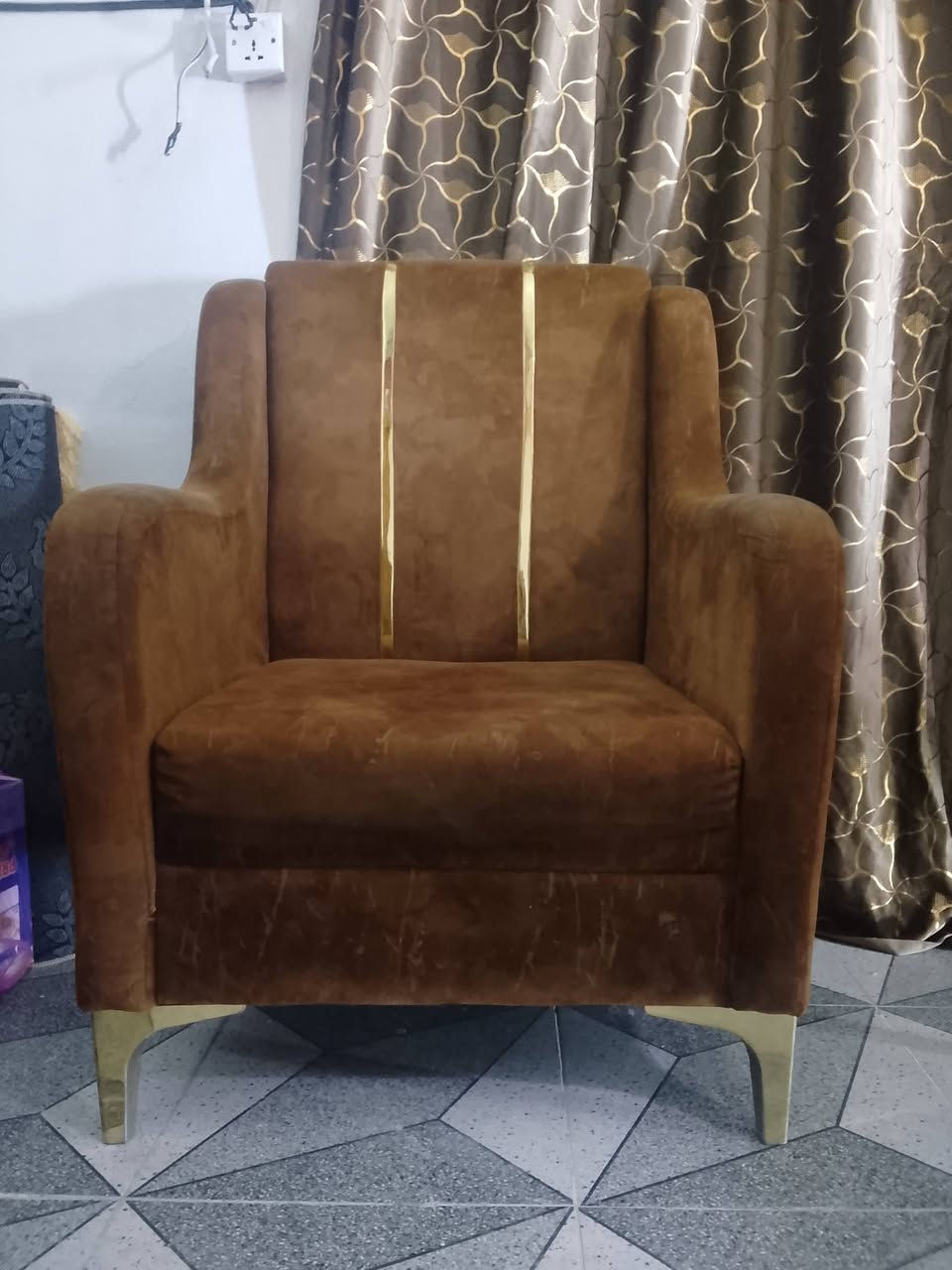 تخم 7مقاعد كلش نضيف ستخدام قليل سعره 225 العنوان بغداد الحسينيه رقم الهاتف ***********
