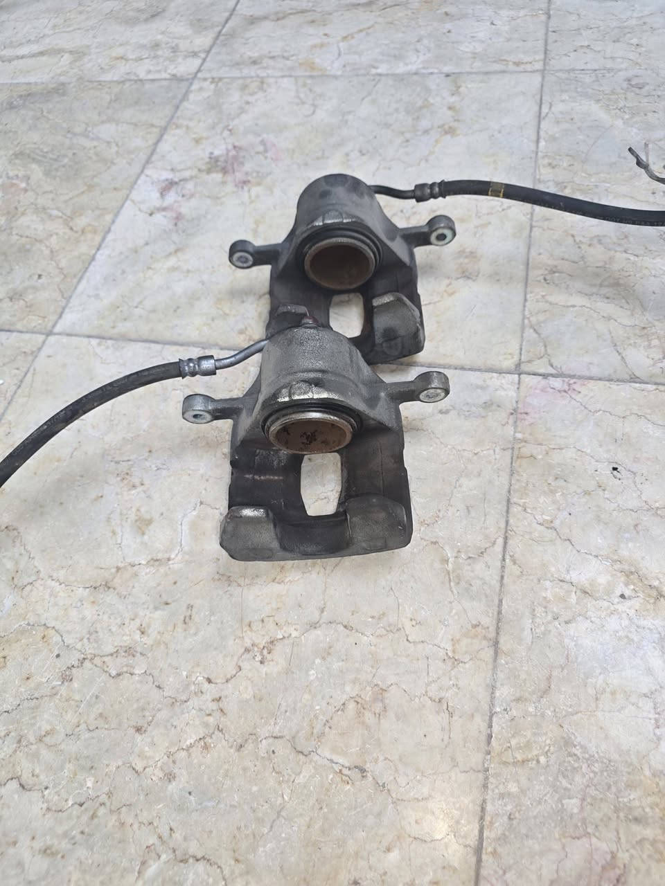 غراض اكسنت مضلع فلنجات ودبل ولقاعده وفج وقاعده فج كلمن وسعره عنواني بصره قبله قرب الرمل للتصال ***********
