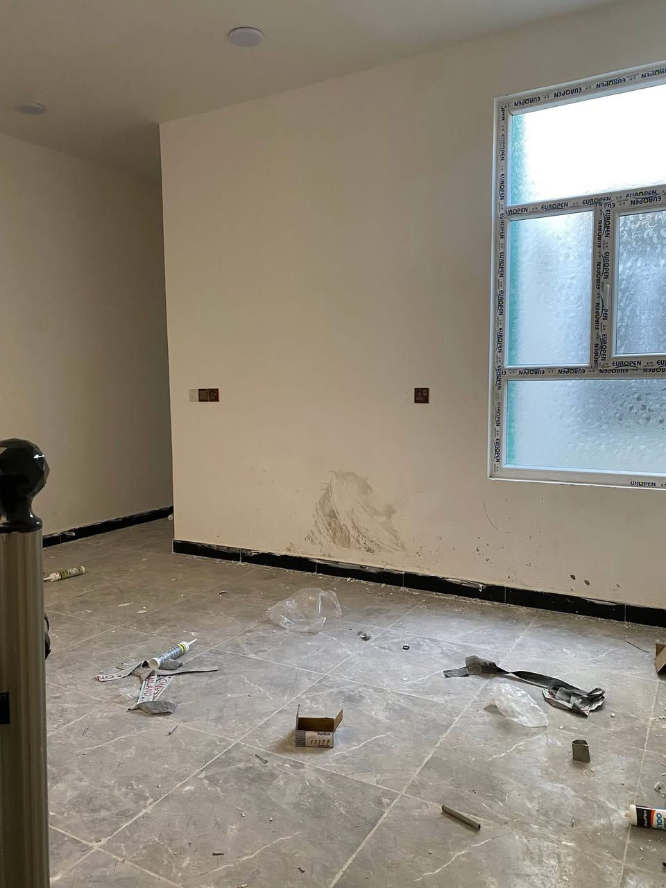 البيع البيت مساحه 100 وجه5
حي الاعلام الشباب  
خلف سوق اميمه مباشر
 بناء درجه اولى  
ابواب خاصه جام عازل
طابقين 
طابق اول 
صاله ومطبخ وخدمات وغرفت نوم
طابق الثاني 
غرفتين نوم وخدمات 
اتصال ع ارقام 
***********
***********
***********
