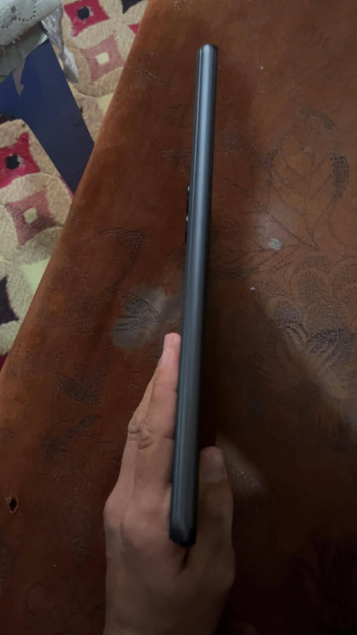 سلام عليكم ايباد نوت بلاك
ذاكره 512
رام 12
كامل ملحقات ايربود وشاحنه وكارتون وكيبورد وكفر وقلم وساعه اكترونيه شرط سعر خاص 
الاستفسار ***********
