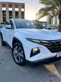 خليجي  ماشيه km 25000 للبيع  ٢ بصمه  بانوراما مكفوله عدا مكانين بارد ت...