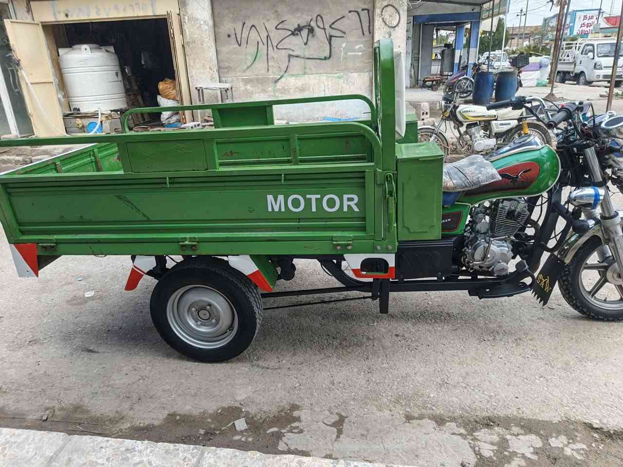 السلام عليكم ستوته لبيع مديل 22محرك 23مامفتوح ستوته مكفوله كفاله عامه اي نقص مابيه اوراق اصولي ستوته مال جناي جاهزه محرك بجيس كهربائية كله شغاله نكره سلف مكان بابل الشوملي شراي يخابرني بيه خير ويدلل ***********وتساب بيه
