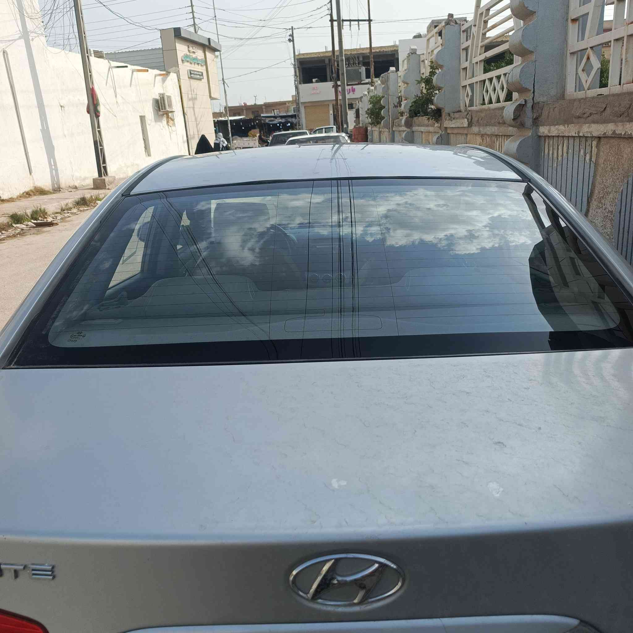 سلام عليكم
النترا موديل 2009 سنويه ورقم انكليزي متومه 
مكينه وكير مكفولات سياره نضيفه العنوان شطره
السعر45 
الرقم-***********--
