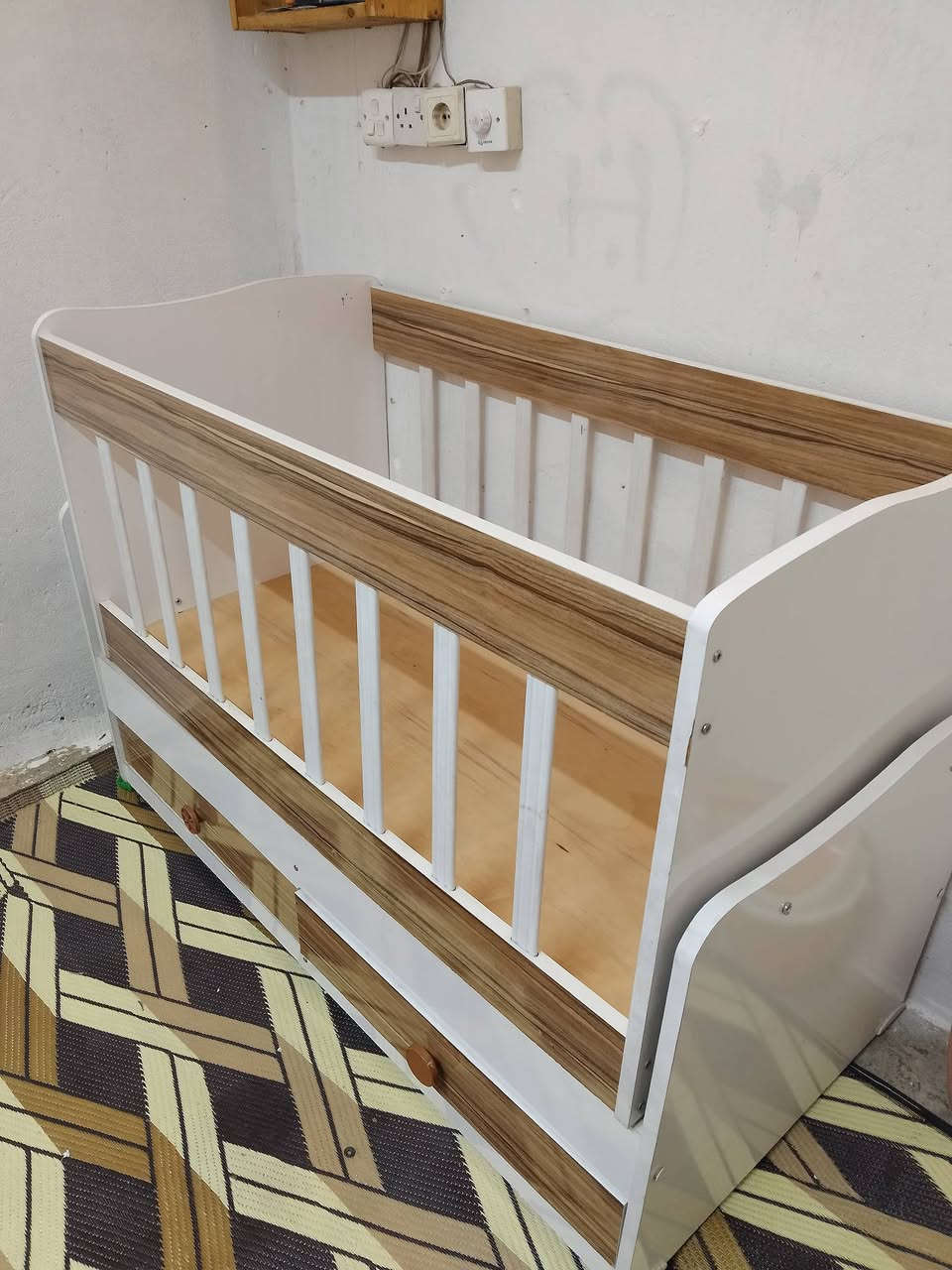 السلام عليكم تخت طفل تركي هزاز حيل نظيف السعر 50و بي مجال بصيط حي القاهرة هاتف ***********اسيا ***********
