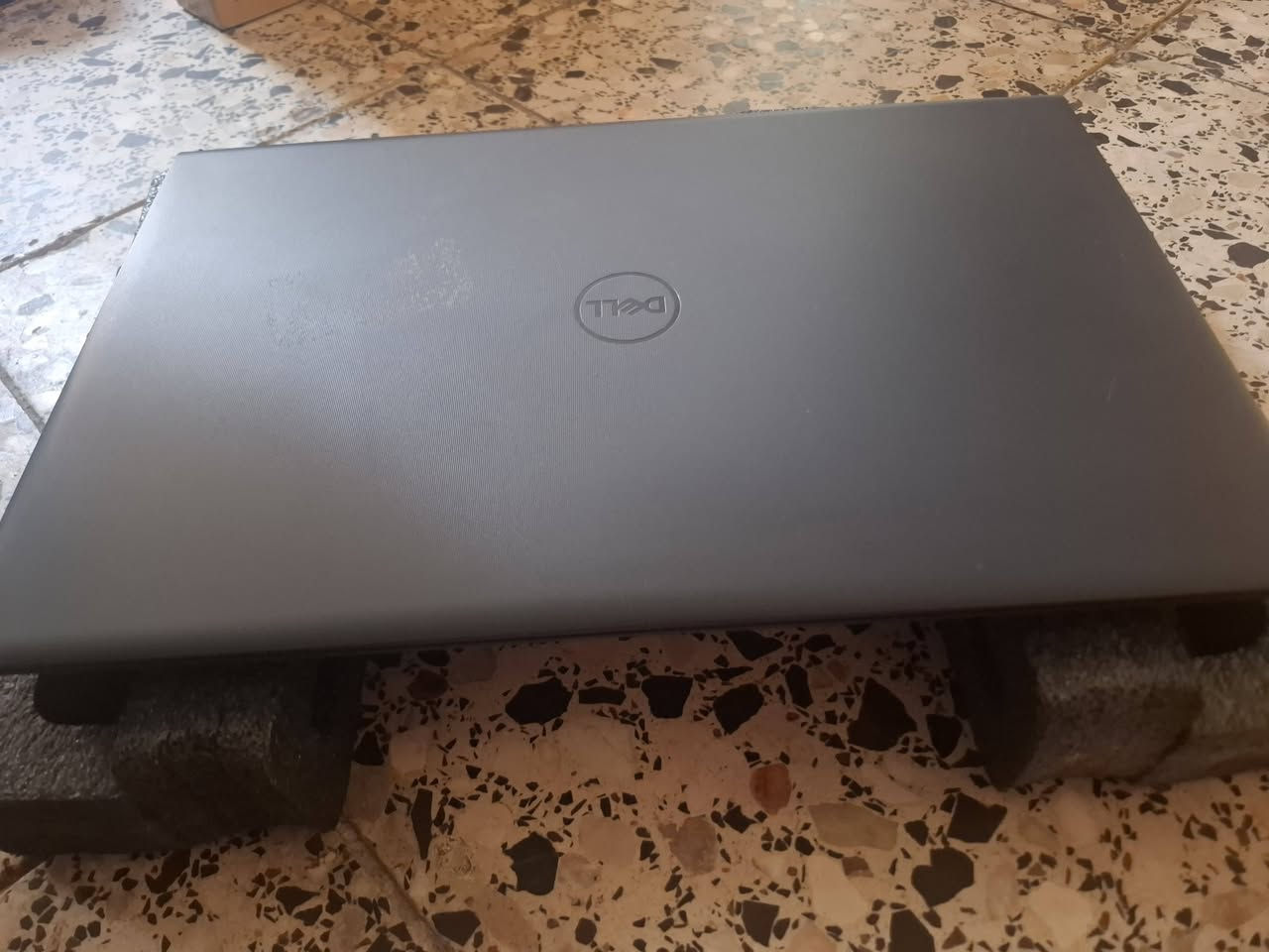 السلام عليكم لابتوب DELL وندوز 11 معالج رايزون 3 رام 8 ذاكرة تخزين 600 شاشه 60 هيرتز حجم الشاشه 15.6 كيبورد عربي أنكليزي نظافته 100% يشغل اغلب الالعاب gta 5 السعر 350 وبي مجال رقم الهاتف   ***********

