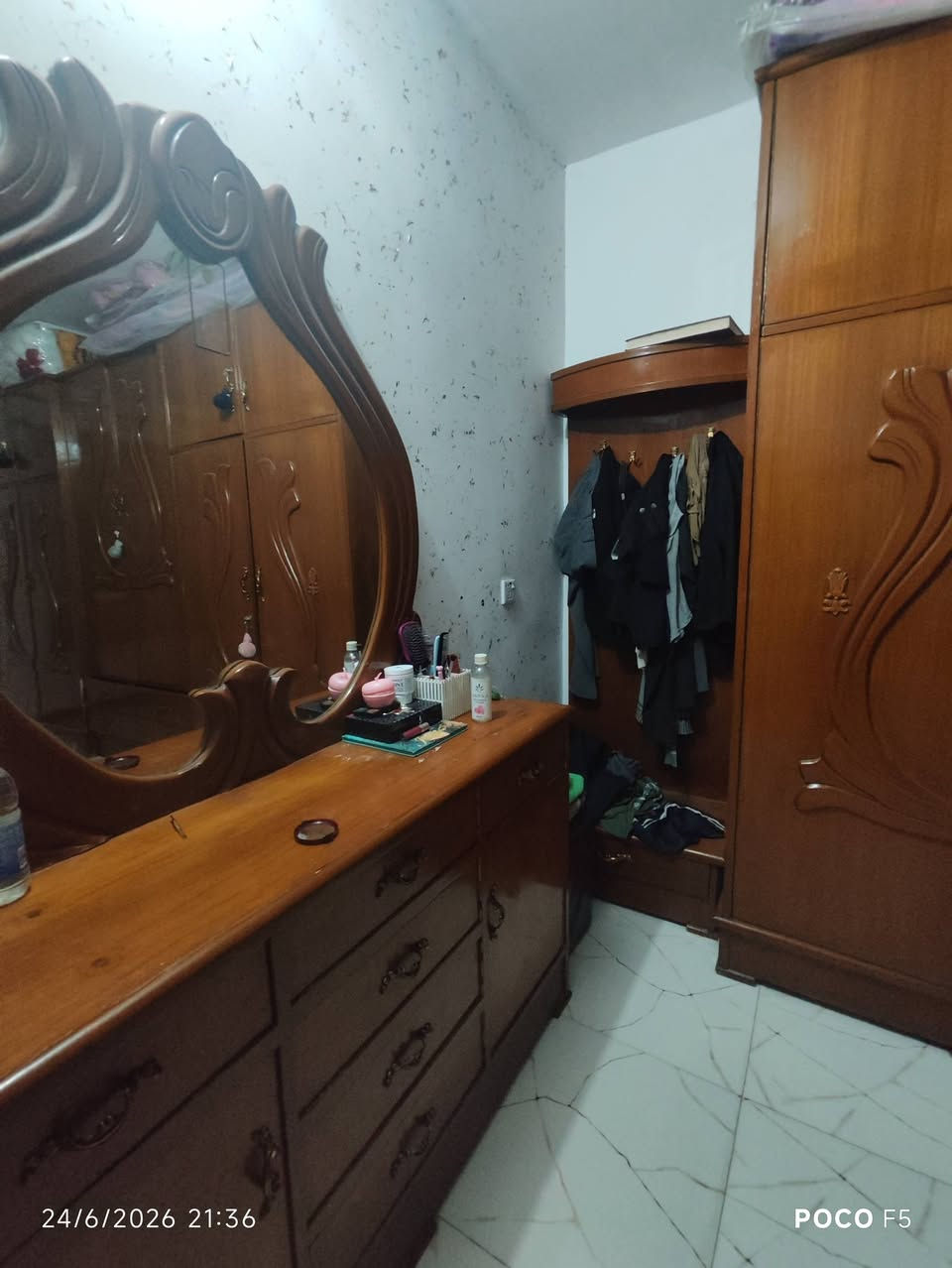للبيع بغداد غرفة نوم صاج عراقي اصلي للبيع 800. بيها مجال للطيبين ***********
