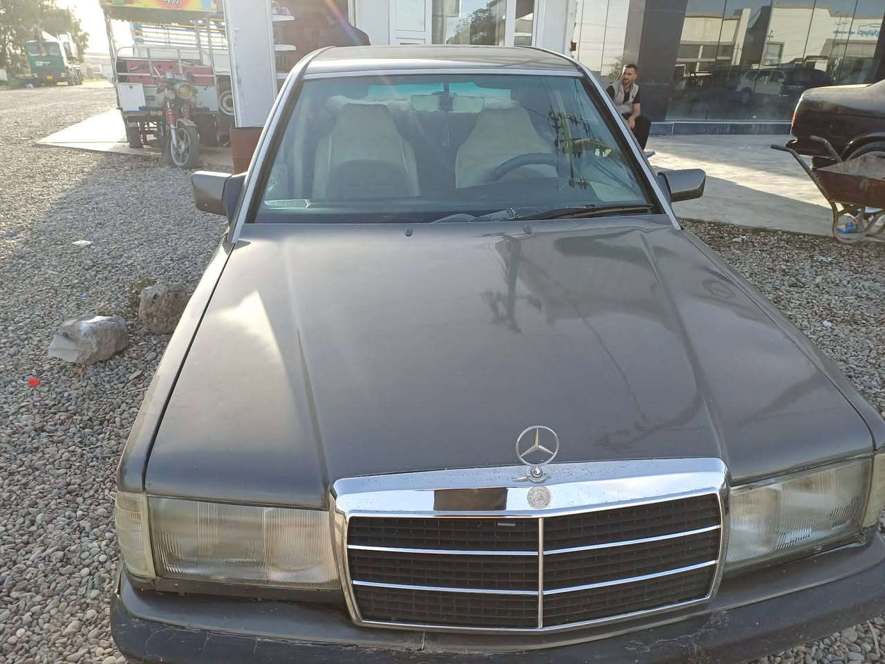 سلاو له ئاد مين
مارسيدس 190🇩🇪
مه كينه vvt3000
سه نه وي 
ناو زه رد 
قه تره ليدراوي نيه 
پيشو دواي كه بسه 
گيرو مه كينه ي به شه رت 
ته قه و ره قه ي به شه رت 
سه ياره كه ما شالله ي ئه وي
قه تره مه سروفي تيا نيه 
سعري 26 گه لا و مه عامه له يه كي برايانه
گورينه وه ش ده كه م له سه ر دل گرتن 
ژم /***********
