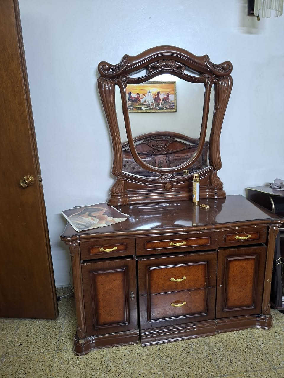 سلام عليكم غراض مستعمله البيع 
‏‪0771 168 6494‬‏
