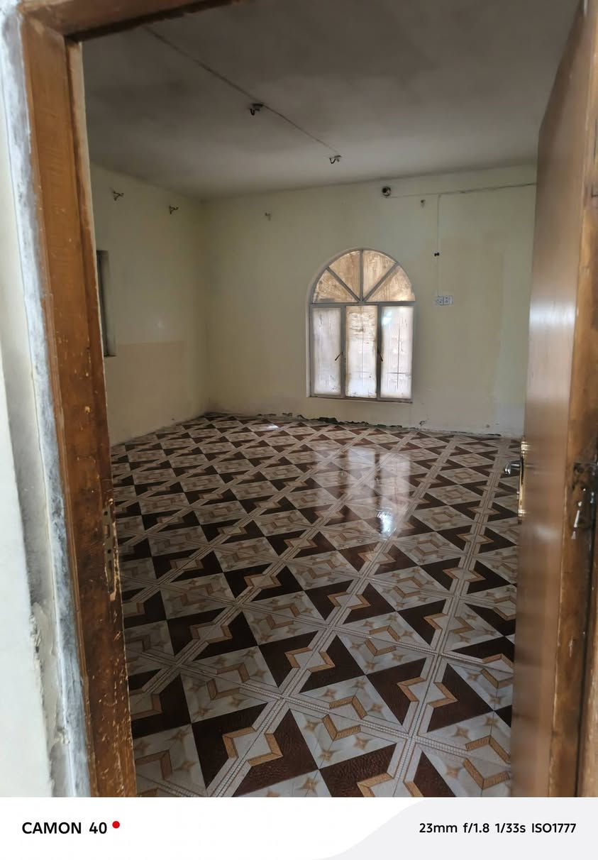 سلام عليكم بيع مستعجل دار ٢٠٠متر زراعي القمانيه قرب محطه عين شمس السعر ٢٠  هاتف ***********
