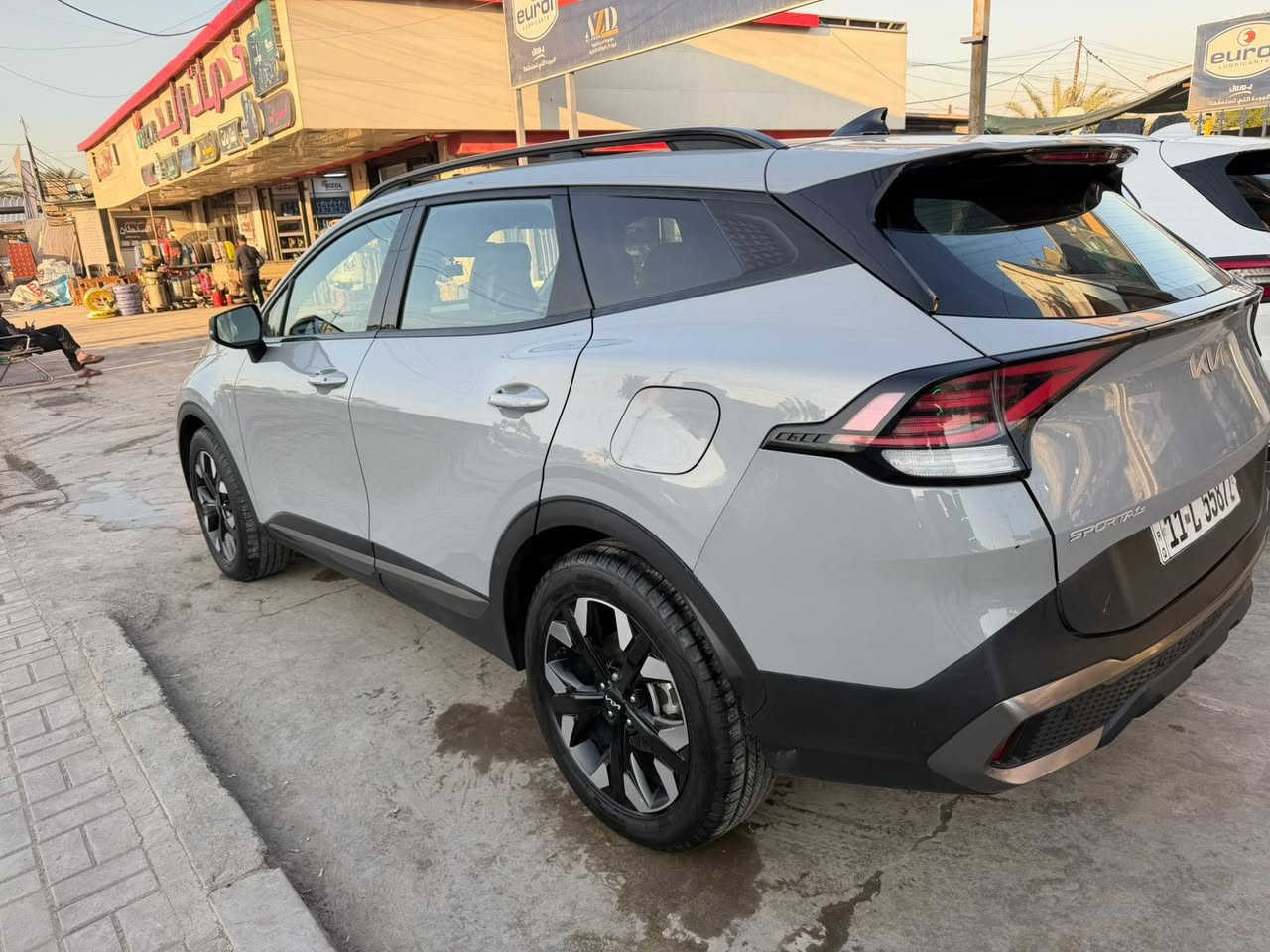 سلام عليكم 
كيا سبورتج للبيع 

امريكي موديل 2023 لون سموك

- ضرر السيارة صندوك جنطة ضرر بسيط 

- سيارة بجم كبس  بدون اي تبديل وبدون ايرباكات جميع الايرباكات سليمة

-مواصفات  

بانوراما على طول السقف 

بصمة

كشنات جلد 

شاشة متصلة 

صندوق كهرباء 

شحن وايرليس ومنافذ شحن خلفية 

رادار امامي وجانبي 

حساسات 

كرسي سائق كهرباء والكراسي الامامية تدفئة 

هاند بريك دكمة 

ترحيب عند الاقتراب وبصمة دخول ذكي 

تشغيل عن بعد 

-انظمة قيادة( سبورت، نورمال ، سمارت )

قطعتين تبريد  

فور ويل 

قيادة ذاتية ( تحديد مسار وتحديد سرعة ) 

توقف ذاتي

اشاير بالمري 

شاشة لمس متغيرة للتحكم بالميديا والتبريد 

تحكمات فول بالستيرن وبعد بيهة مواصفات 

-سيارة ماشية 44 الف مرقم بغداد 

المكان الدورة الجمعيه الاتصال 0770 431 5248
