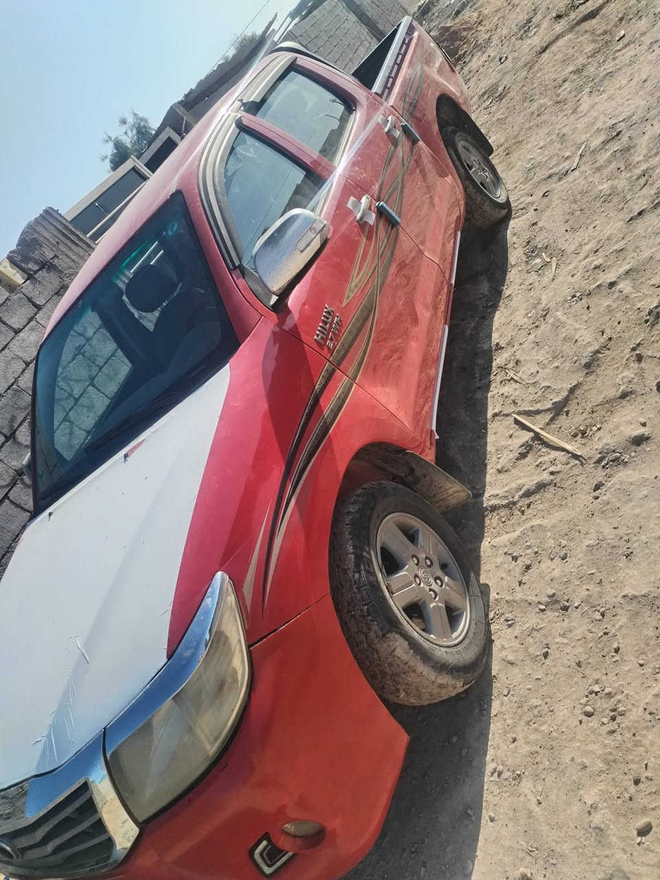 تيوتا ٢٠١٢ سنويه بسمي للبيع بيه جاملق وبنيد فقط محرك مكفول اكسل مكفول رقم تلفون *********** للاستفسار
