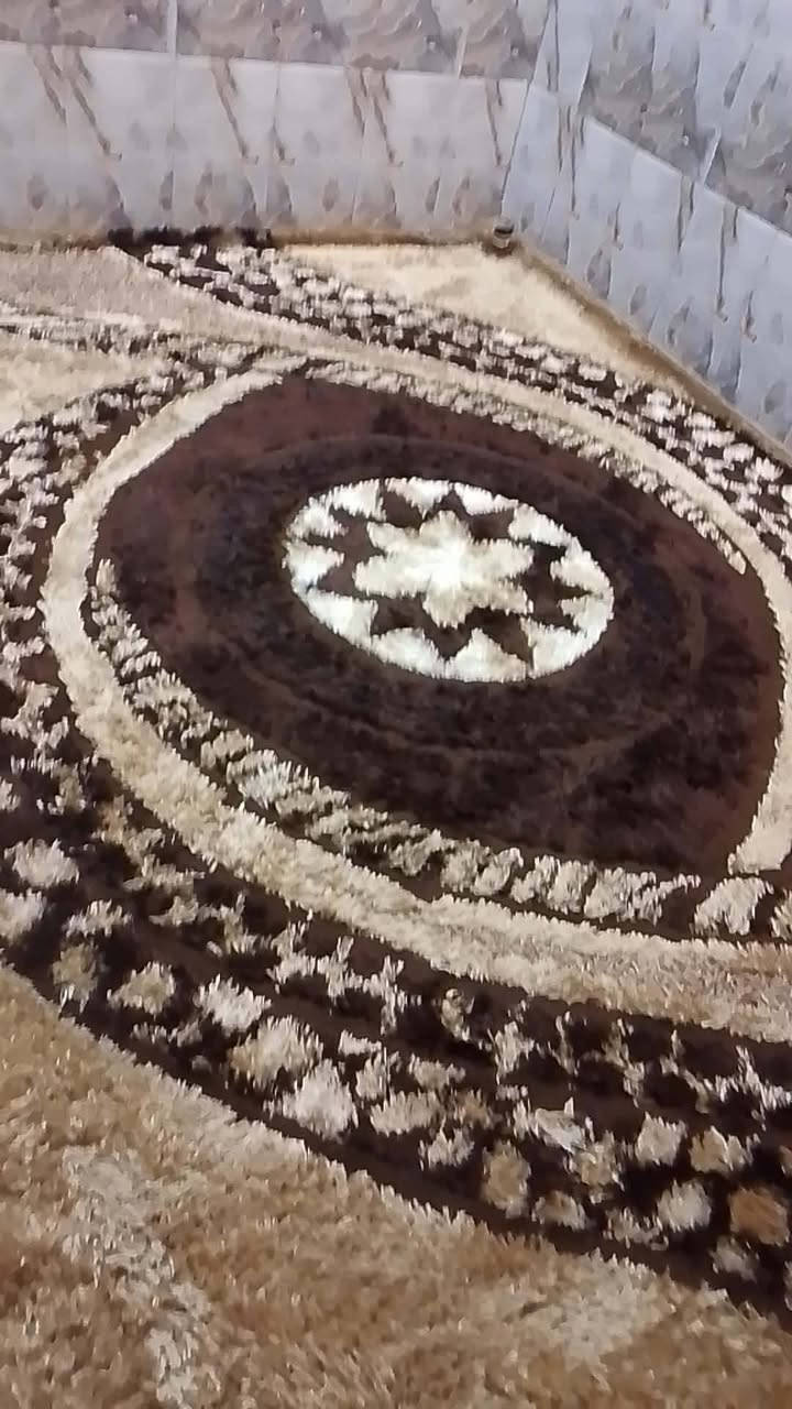 زوليه لبيع 2ونص في 3ونص لبيع 100 المكان اسكان ***********
