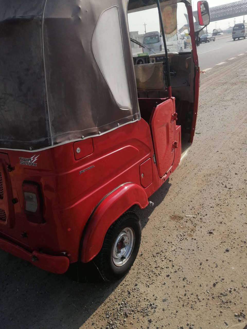 السلام عليكم تكتك مديل 22 رقم سنويه بسمي كامله تكتك مكفوله مكينه بيه فقط ضربه بل بكلايت الخلفي على الجهه اليمنه السعر 8 ونص وبيهه مجال رجائآ الي ميشتري لا يكسر بحلال العالم المكان الشعب
اتصال ***********
