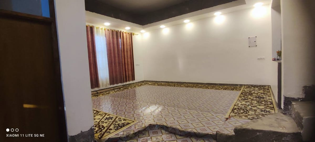 سلام عليكم ورحمه الله وبركاته من رخصة مدير الكرؤؤب المحترم
بيت للبيع مساحه 560 متر واقعه في بغداد تقاطع النهروان كامله الخدمات للاستفسار ***********
