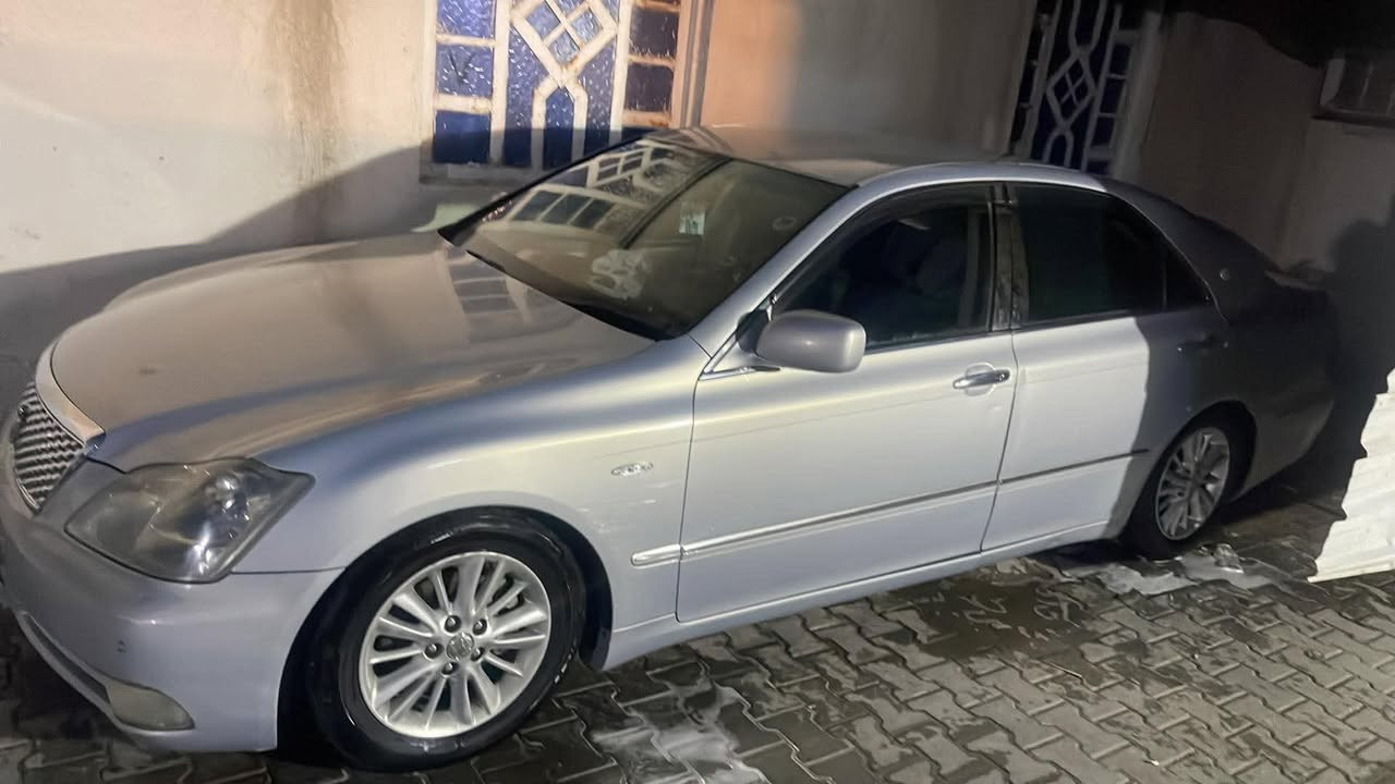 سلام عليكم شباب شاهينه موديل ٢٠٠٧ فول موصفات مراوس فقط جنون لي عنده يجي خاص ***********
