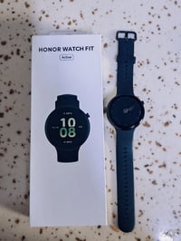 ساعة Honor watch fit  مستعمل اخو الجديد ستعمال ايام صار شهر عندي سعرها...