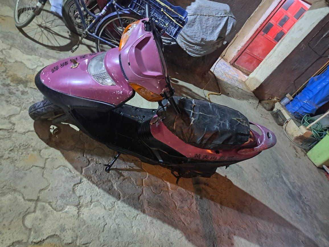 سلام عليكم دراجه موفي للبيع 
تجفيت جديد اقل من سبوع 
شغاله نكره سلف كهرباء شغاله 
السعر ٣٠٠ الف مكان خلف بدعه وسلامتكم


**إذا كنت صاحب هذا الإعلان وتريد حذفه لأي سبب، رجاءا أرسل رسالة إلى الدعم الفني**