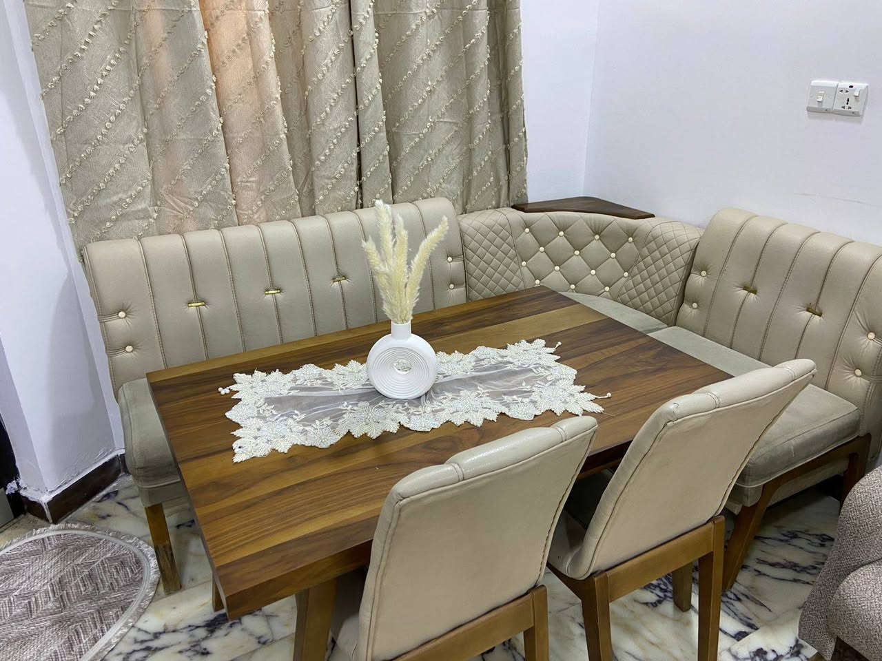 ميز كورنر بي مخزن نضيف جدآ سعر ٣٥٠ مكان بغداد الدوره


**إذا كنت صاحب هذا الإعلان وتريد حذفه لأي سبب، رجاءا أرسل رسالة إلى الدعم الفني**