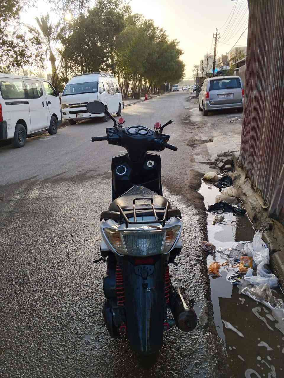 دراجه سكنس فحل الدراجه نظيفه وحلوه بيها نقص الملف عاطل يعني الدراجه طافيه بس مكينه وكسل وكهربائيات كلها  جدد مكاني النعيرية وهذا رقمي *********** سعرها ب350 وبيه مجال خاص مغلق
