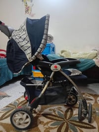 عربانة مال اطفال مستعملة قليل السعر 75 وبيهة  مجال 07752363656