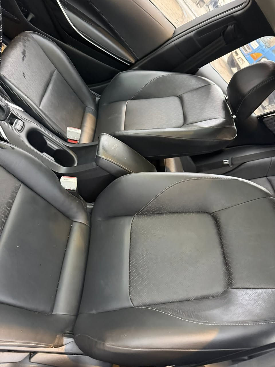 كورلا هايبرد تجميع صيني شكل الخليجي رقم بصرة مديل 2025 تحويل ثاني يوم فول مواصفات ماشيه 15 الف وقابل لزيادة السيارة استخدام شخصي مال بيت بيه طخه خفيفه كلش موضحه ب الصوره ترجع ع البارد وبيها بارد ب الصندوق على كد إصبعين مرجع بيدي ار السعر 155 وبيها مجال كلش قليل. اتصال ع الرقم *********** او التواصل واتساب العنوان البصرة القبلة
