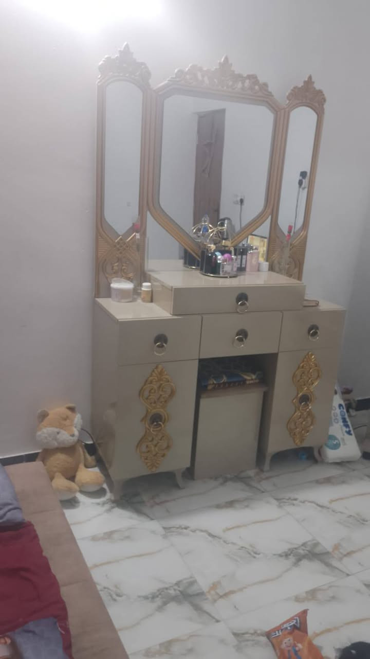 غرفه مستعمله نضيفه للبيع السعر 850 وبيهه مجال 10 قطع المكان شرطه الخامسه اي ضرر مابيهه


**إذا كنت صاحب هذا الإعلان وتريد حذفه لأي سبب، رجاءا أرسل رسالة إلى الدعم الفني**