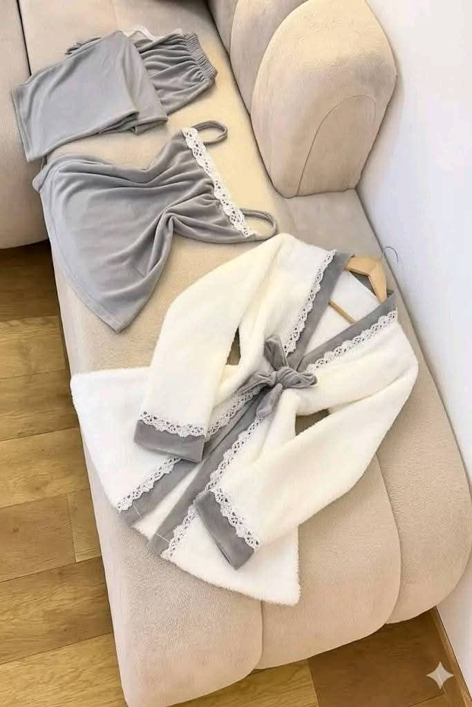 بجااامة نسواني 3قطع مخمل 
وجهين والكمينووو فرو 
السعر....


**إذا كنت صاحب هذا الإعلان وتريد حذفه لأي سبب، رجاءا أرسل رسالة إلى الدعم الفني**