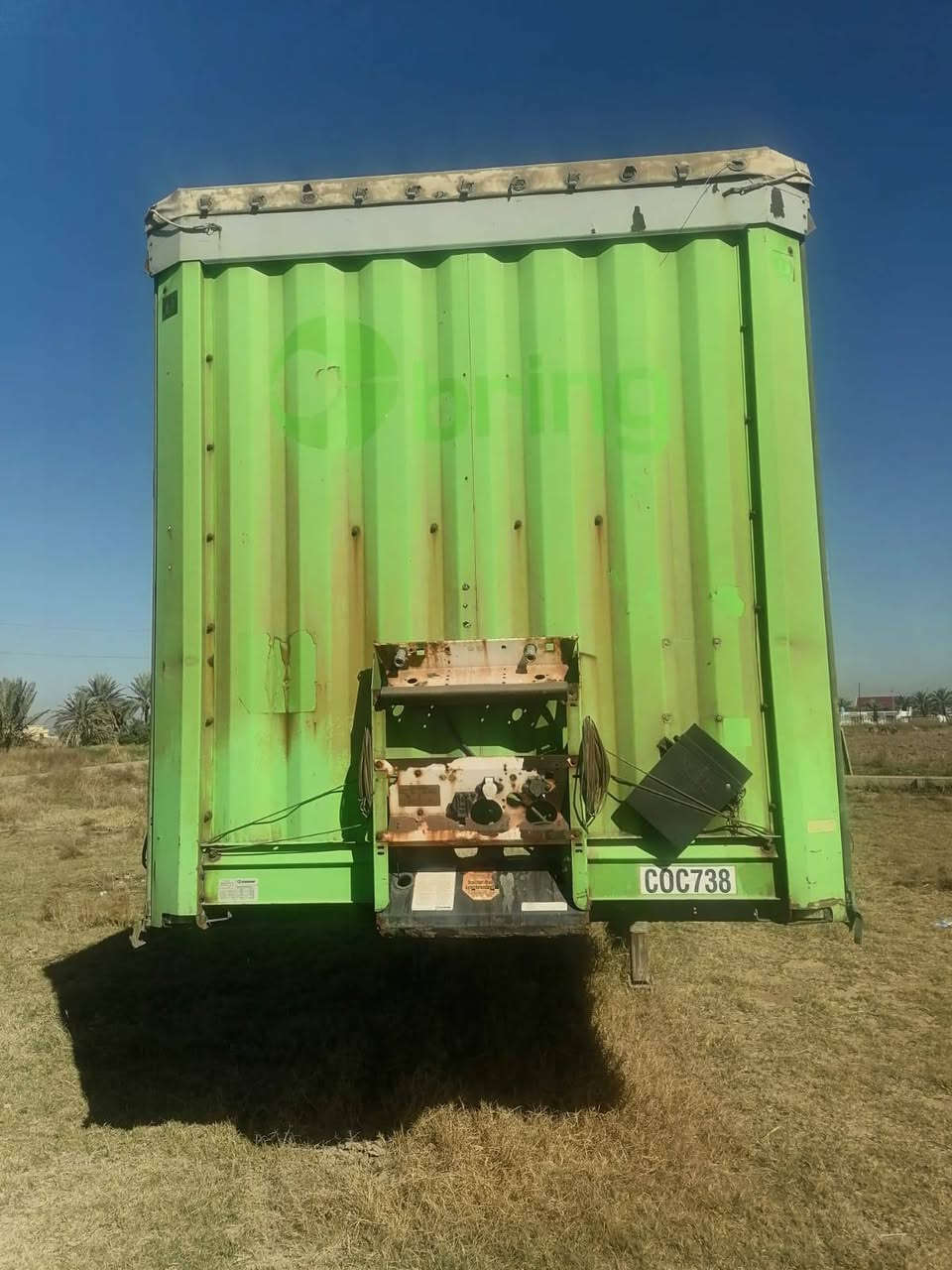 السلام عليكم .
عربانه تريلة نوع كروني الماني 2017 
منفيس كامل تايرات نظيفة بنز وليس دسك 
للبيع المكان بغداد .
للاستفسار الاتصال على الارقام التالية 
‏‪***********‬‏
***********
