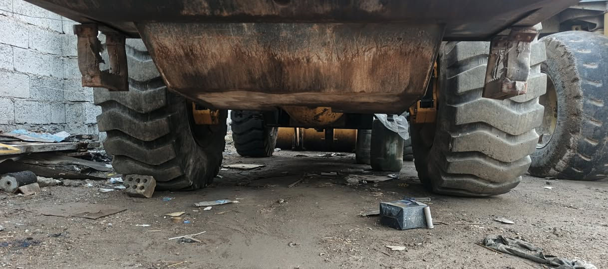 السلام عليكم شفل صيني LG باب أول مكينه بلاديه صبغ بلادي لا فطر لا لحيم محرك ما مفتوح تخم تاير رقم واسط سنويه جديده بشرط التحويل مكينه جاهزه للشغل 
***********
